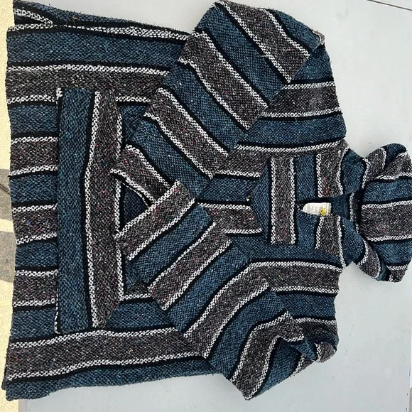 sunspecs Mexican Poncho- Baja- Gray/ White/ Blue- size Medium - Picture 1 of 3